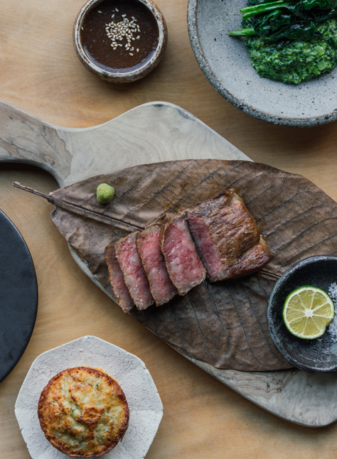 Kosa - plate with steak thinly sliced