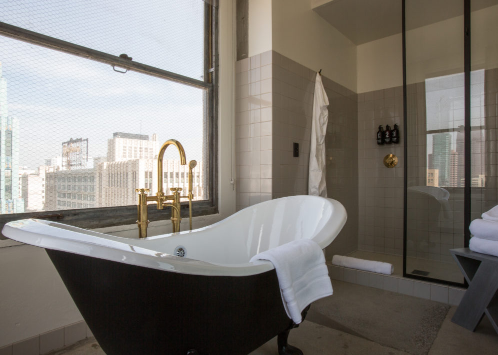 Ace Hotel Downtown Los Angeles Loft bathtub
