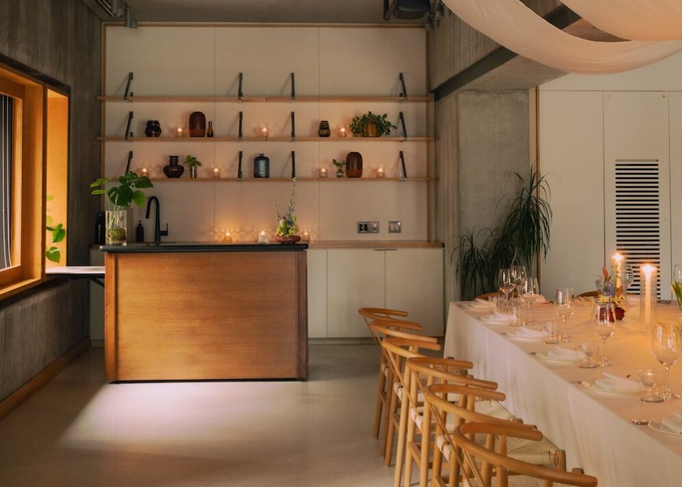 Form - bar and table setting