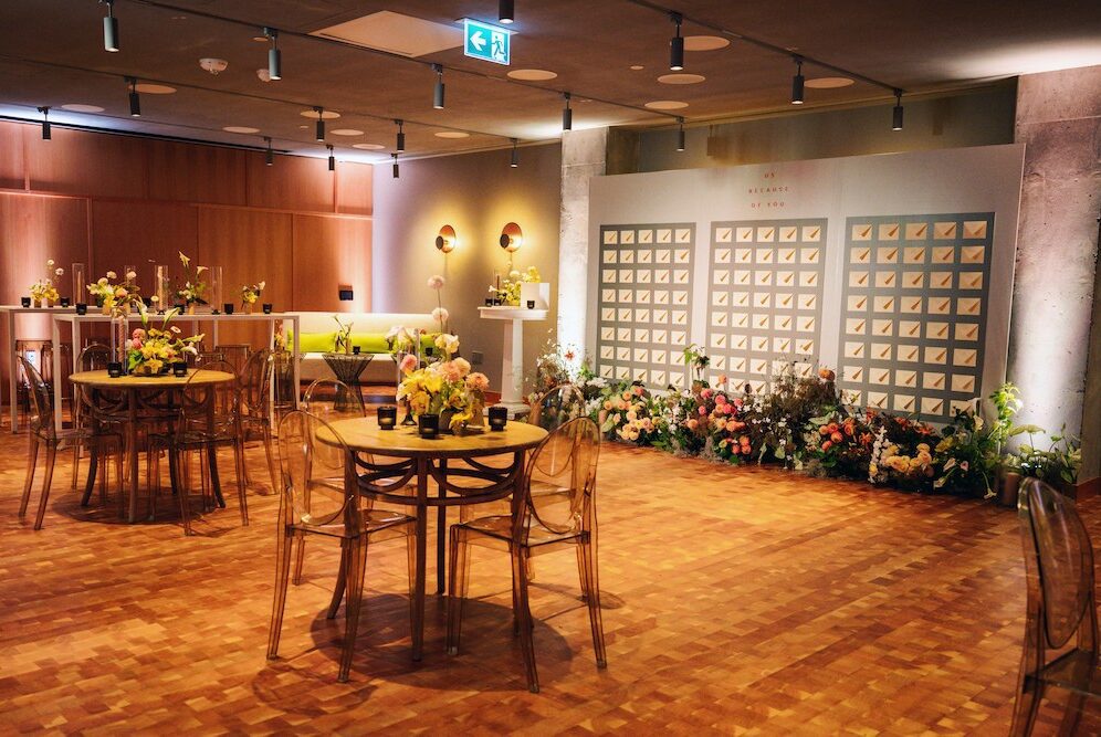 Interspace - wedding setting